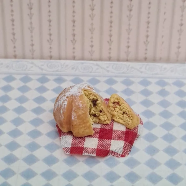 Miniature pandoro, 1/12 scale