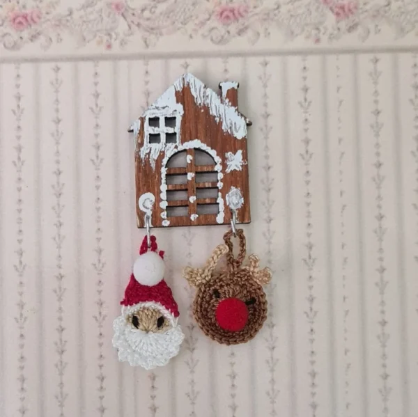 Dollhouse crochet potholders, 1/12 scale