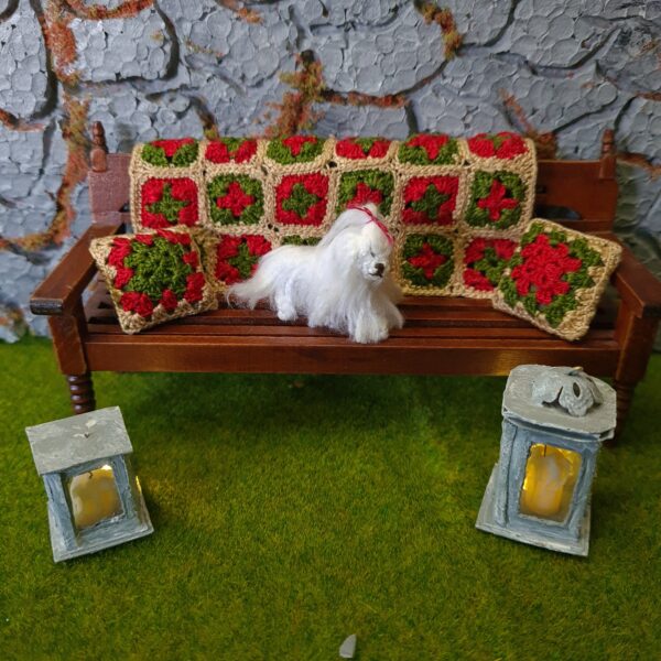 Dollhouse crochet blanket, 1/12 scale