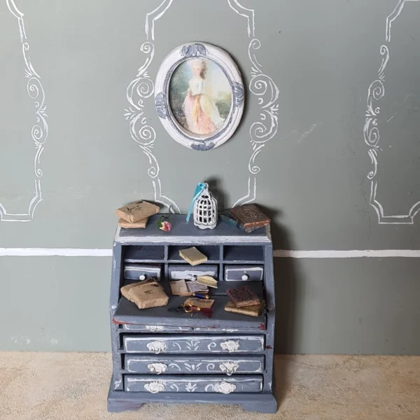 Dollhouse desk, 1/12 scale