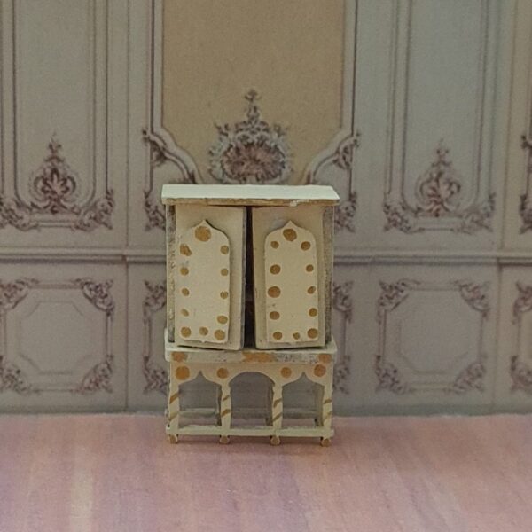 Dollhouse cabinet with accesories, 1/48 scale