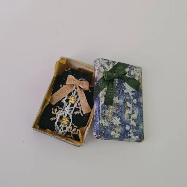 Miniature victorian blouse with box , 1/12 scale