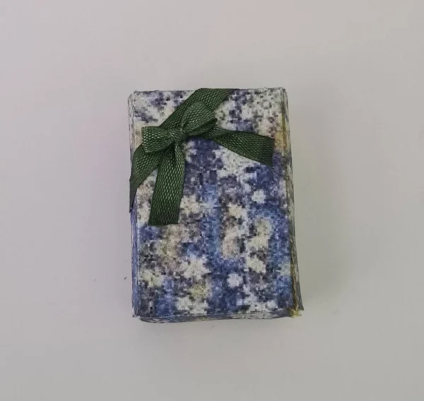 Miniature victorian blouse with box , 1/12 scale - Imagen 2