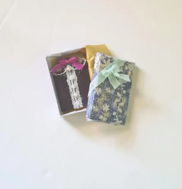 Miniature victorian blouse with box, 1/12 scale