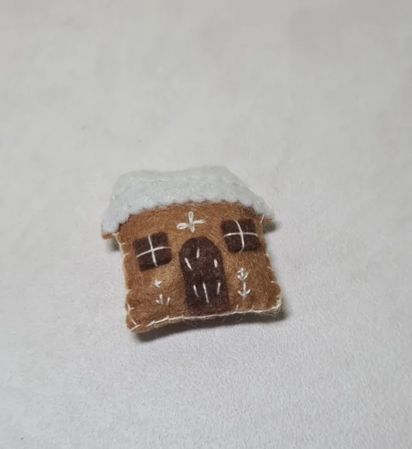 Dollhouse cushion, 1/12 scale