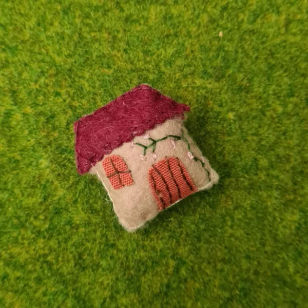 Dollhouse cushion, 1/12 scale