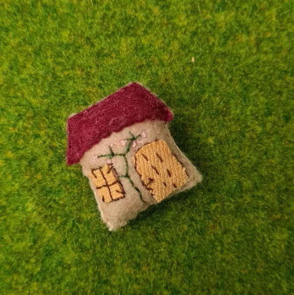 Dollhouse cushion, 1/12 scale