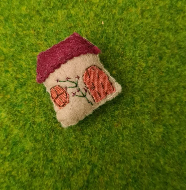 Dollhouse cushion, 1/12 scale