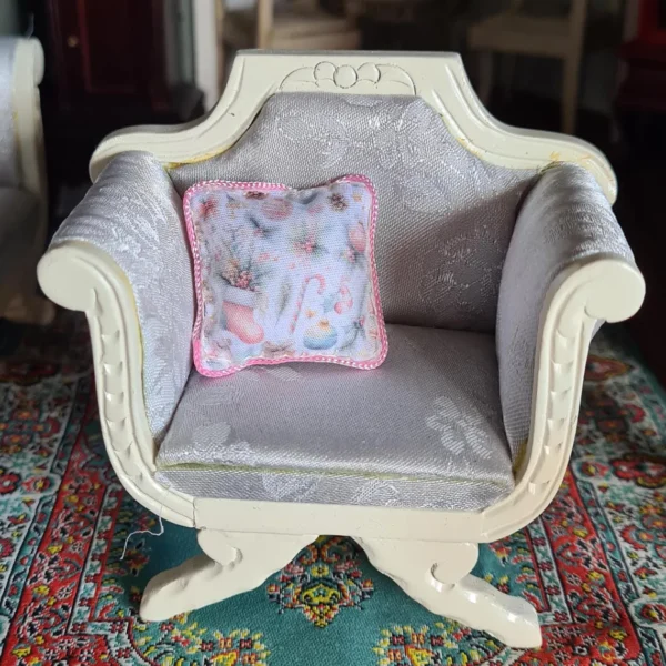 Dollhouse xmas cushion, 1/12 scale - Imagen 2