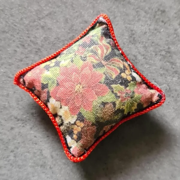 Dollhouse xmas cushion, 1/12 scale