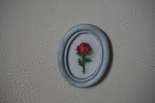 Dollhouse half point rose frame, 1/12 scale