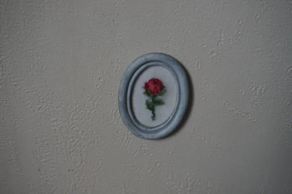 Dollhouse half point rose frame, 1/12 scale - Imagen 2