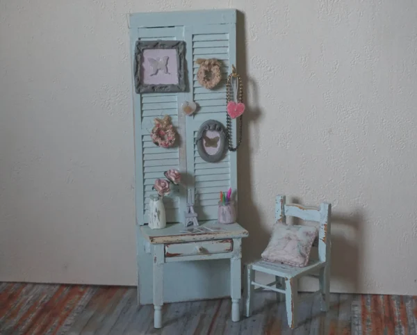 Dollhouse desk, 1/12 scale