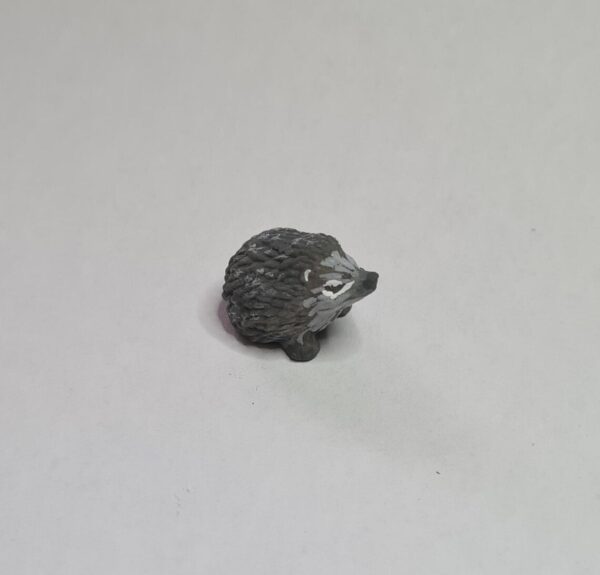 Dollhouse hedgehog, 1/12 scale - Imagen 3