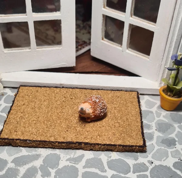 Dollhouse hedgehog, 1/12 scale - Imagen 4
