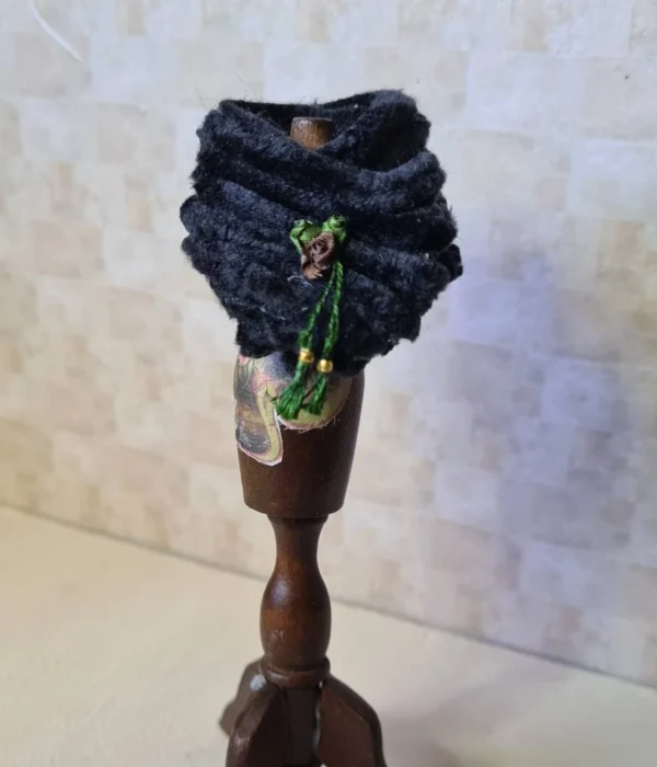 Dollhouse Stole, 1/12 scale