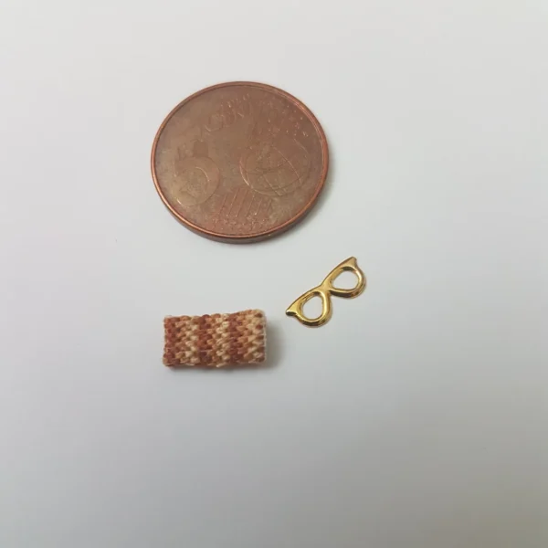 Dollhouse glasses cover, 1/12 scale
