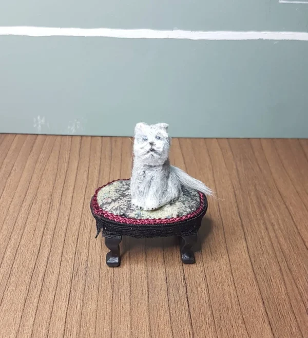 Dollhouse cat, 1/12 scale