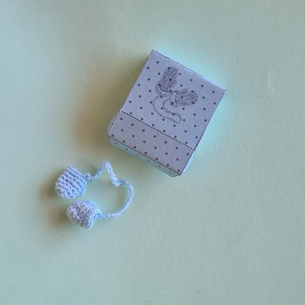 Miniature mittens, 1/12 scale