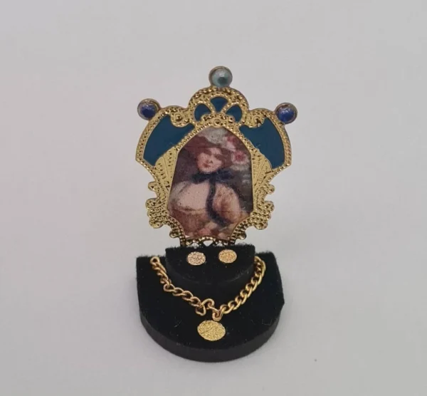 Miniature jewelry display, 1/12 scale