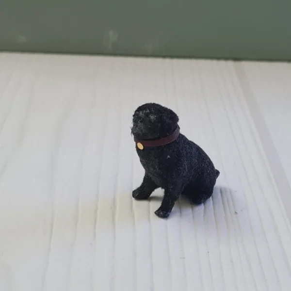 Dollhouse Miniature Black Pug Dog, 1/12 scale - Imagen 3