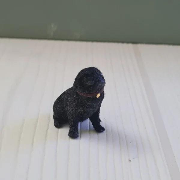 Dollhouse Miniature Black Pug Dog, 1/12 scale - Imagen 2