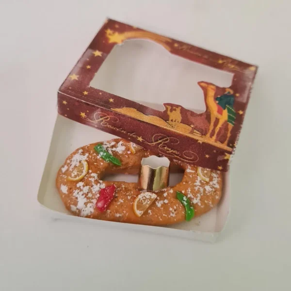 Dollhouse miniature spanish christmas cake, 1/2 scale