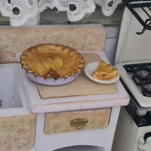 Dollhouse apple pie, 1/12 scale - Imagen 3