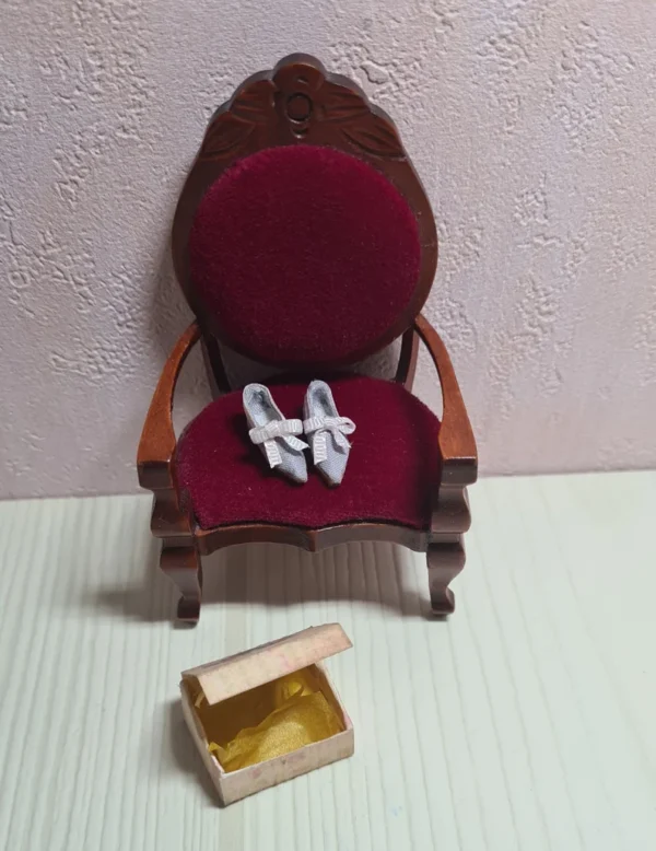 Shoes with old style box, 1/12 scale - Imagen 3