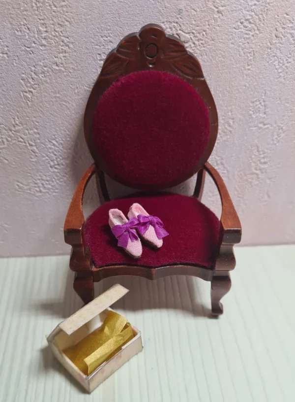 Shoes with old style box, 1/12 scale - Imagen 2