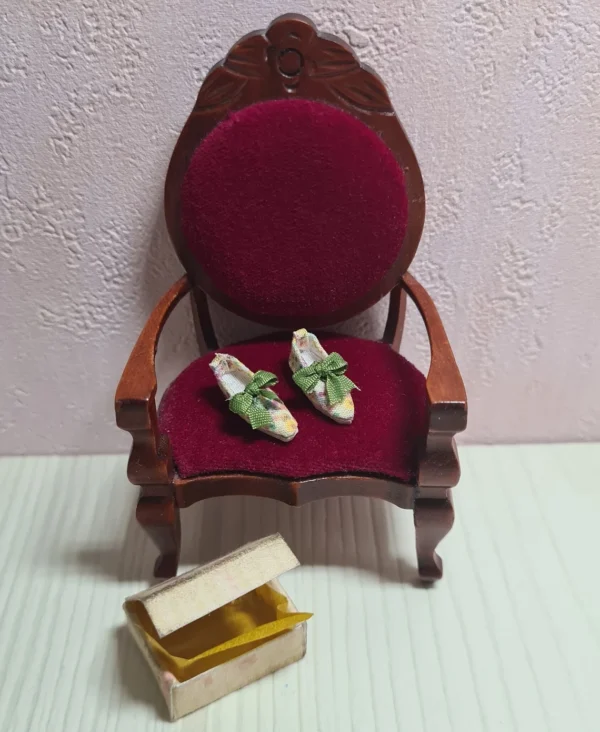 Shoes with old style box, 1/12 scale - Imagen 2