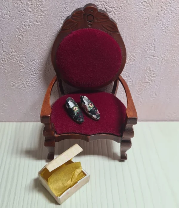 Shoes with old style box, 1/12 scale - Imagen 2