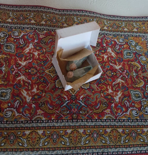 Shoes with old style box, 1/12 scale - Imagen 3