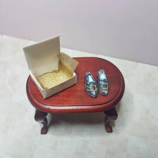 Shoes with old style box, 1/12 scale - Imagen 3
