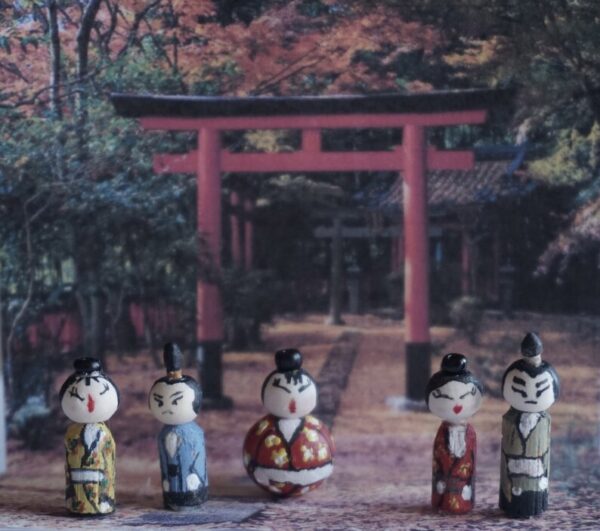 Dollhouse miniature Kokeshi dolls, 1/12 scale - Imagen 2