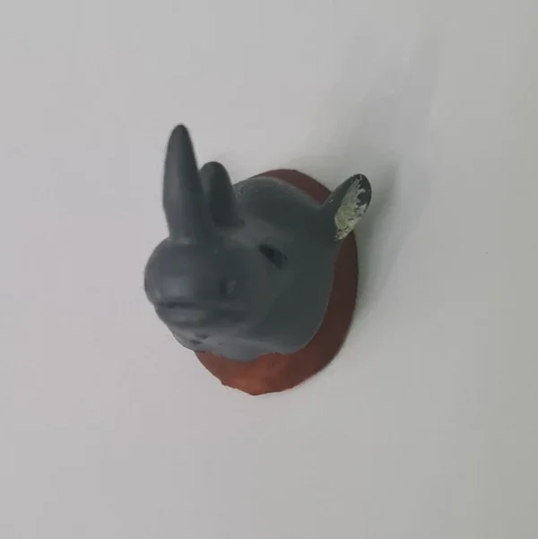 Dollhouse rhino head, 1/48 scale - Imagen 2