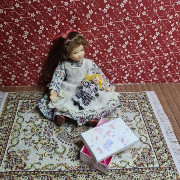 Dollhouse doll, 1/12 scale - Imagen 2