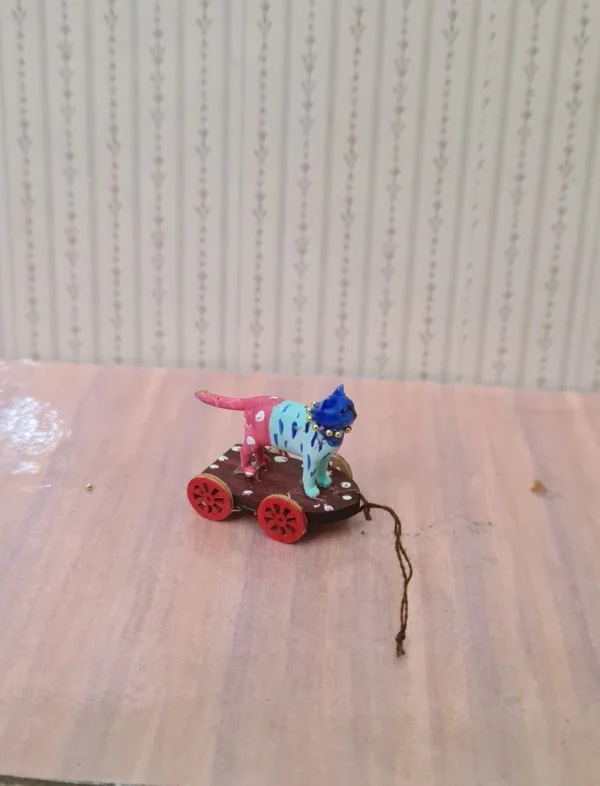 Dollhouse pull cat toy, 1/12 scale - Imagen 2