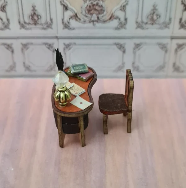 Dollhouse Edwardian style desk with chair, 1/48 scale - Imagen 2