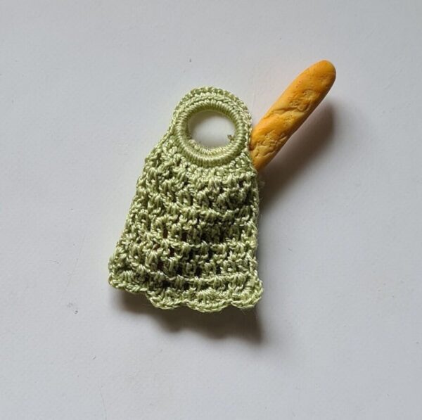 Crochet dollhouse shopping bag, 1/12 scale