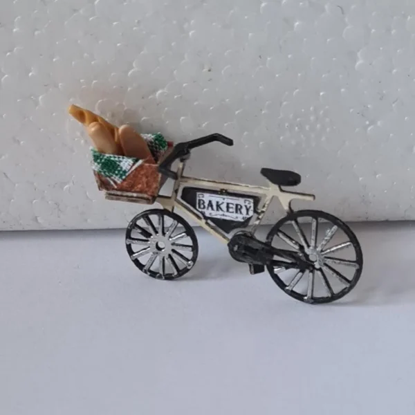 Dollhouse miniature delivery bicycle, 1/48 scale - Imagen 4