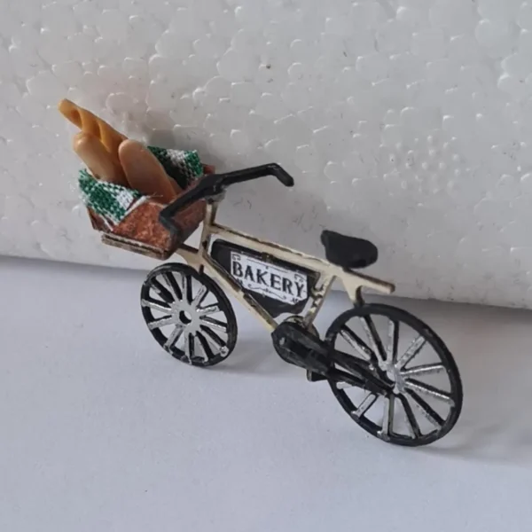 Dollhouse miniature delivery bicycle, 1/48 scale - Imagen 2