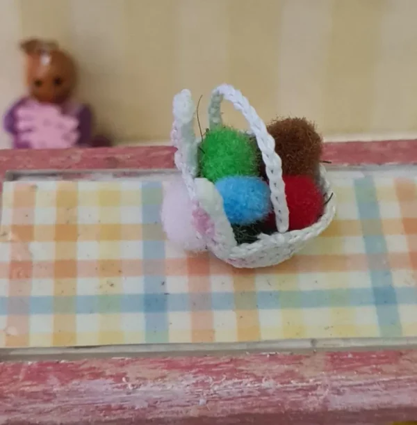Dollhouse miniature Easter basket , 1/12 scale - Imagen 2