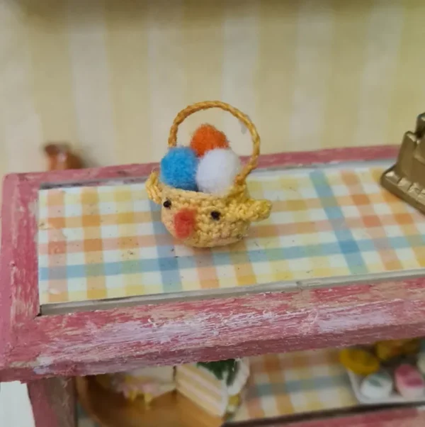 Dollhouse miniature Easter basket , 1/12 scale - Imagen 3