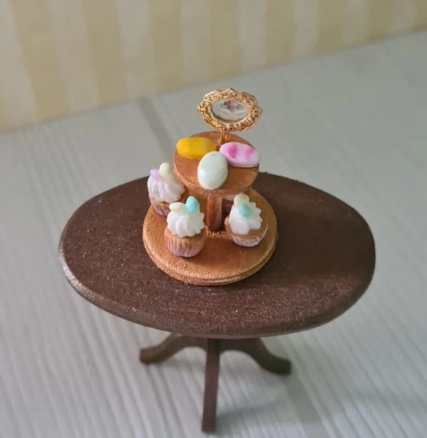 Dollhouse Easter cupcake stand, 1/12 scale - Imagen 3