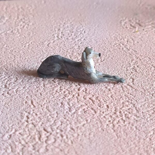 Dollhouse Greyhound dog, 1/48 scale - Imagen 2
