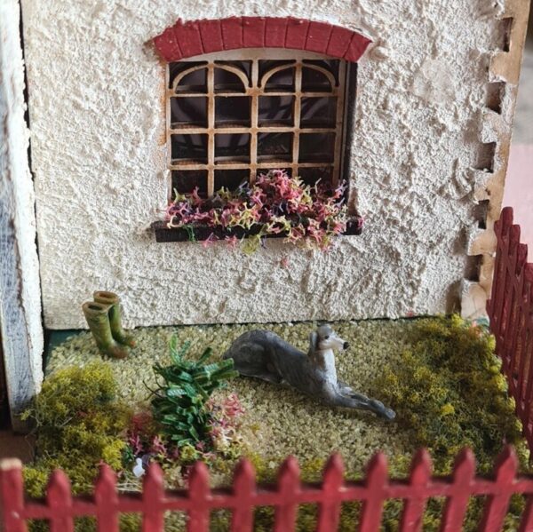 Dollhouse Greyhound dog, 1/48 scale - Imagen 3