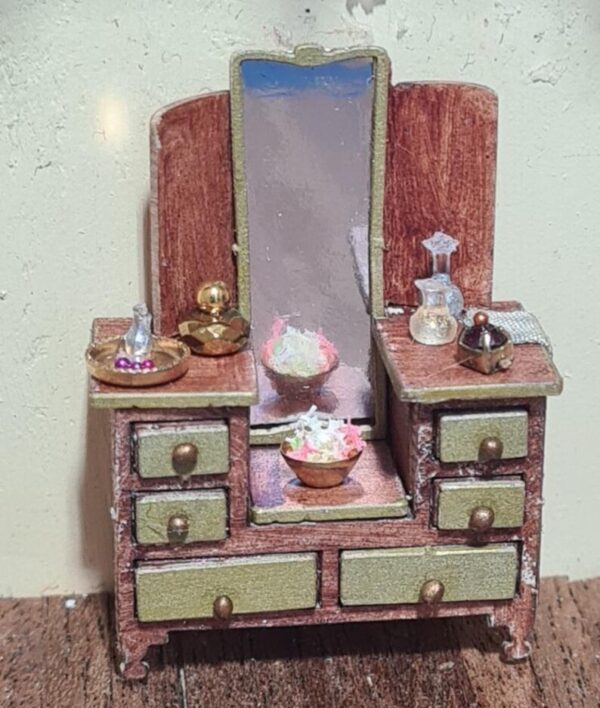 Dollhouse Vanity table with accessories, 1/48 scale
