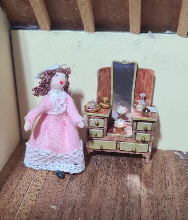 Dollhouse Vanity table with accessories, 1/48 scale - Imagen 3