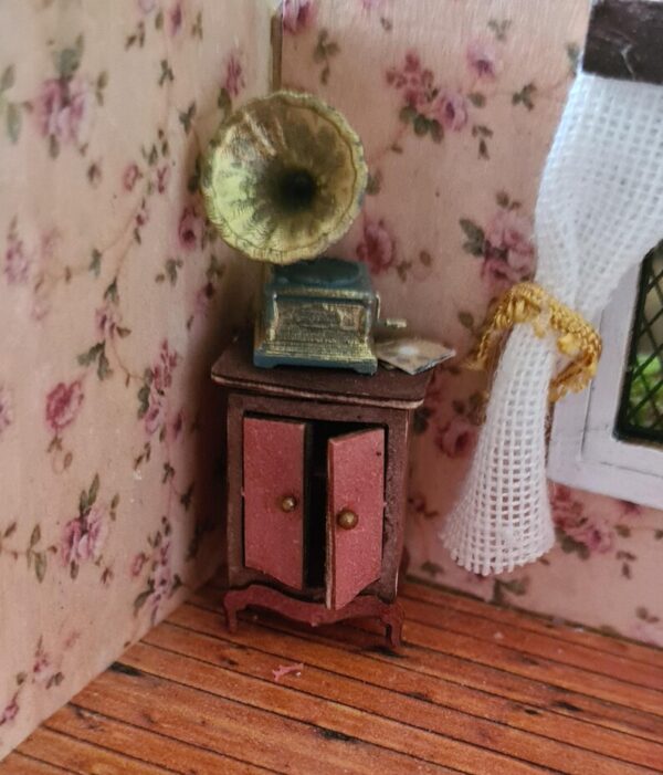 Dollhouse Gramophone cabinet, 1/48 scale